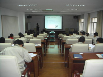 ts����Ա��ѵ�ֳ�